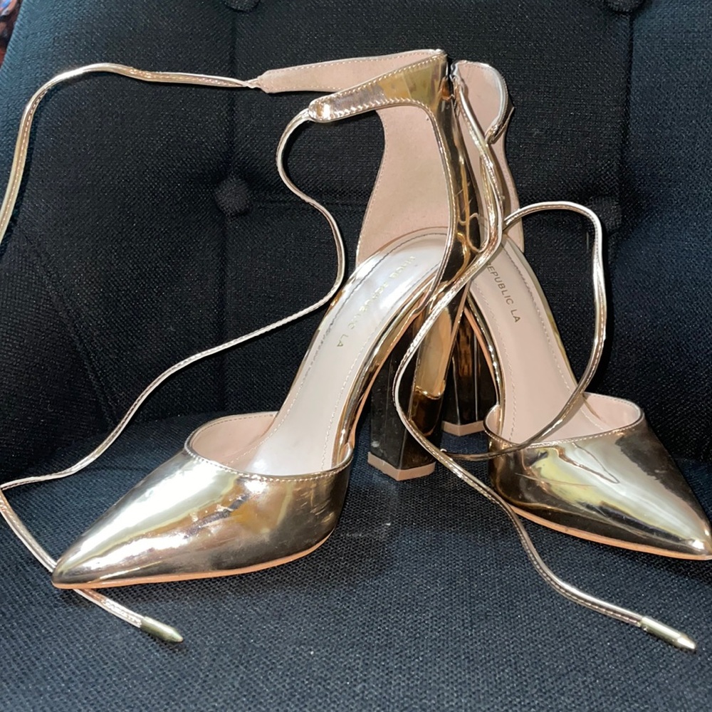 Size 7 worn twice comfortability 7/10